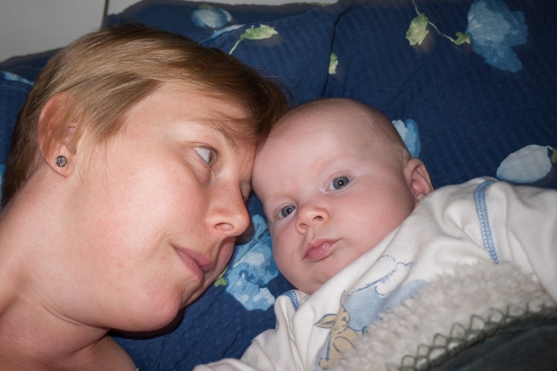 Ivar Lund hänger med sin mamma