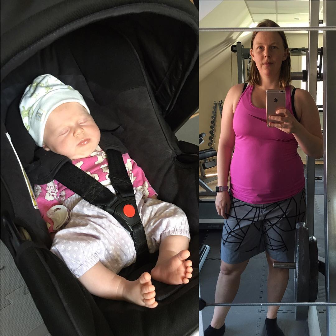 Första lätta gympasset efter förlossningen, härligt att känna lite på vikterna. Sällskapet sov sig igenom hela passet.